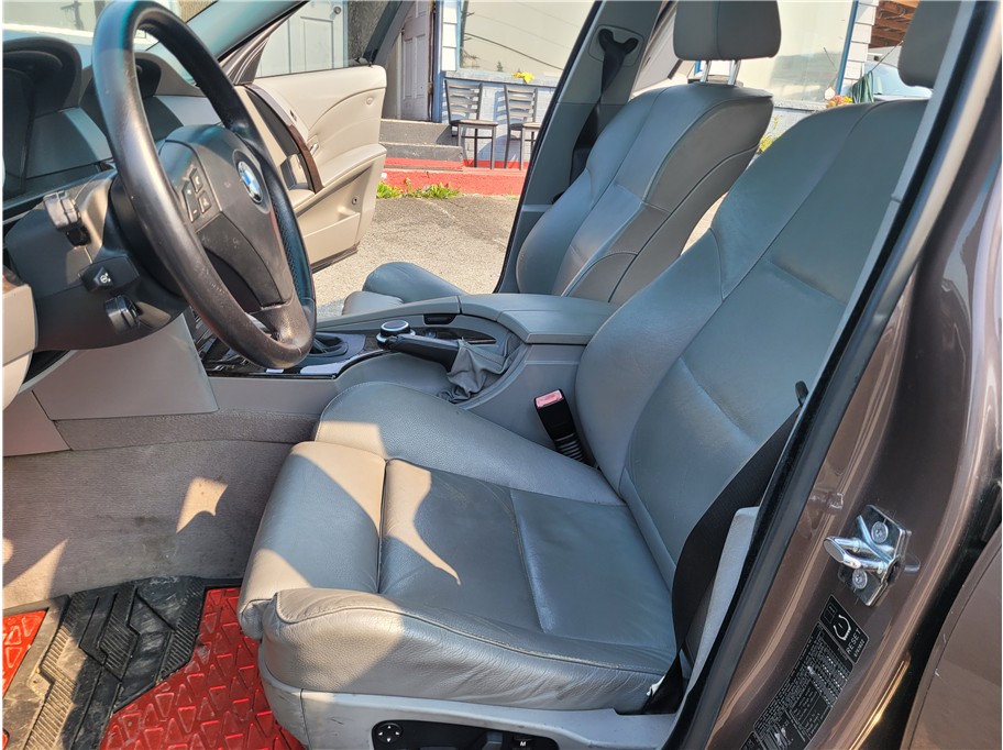 2004 BMW 5 Series Series 530i Sedan 4D