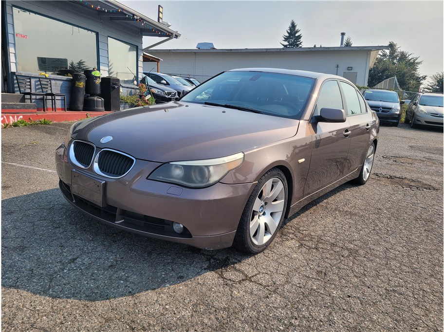 2004 BMW 5 Series Series 530i Sedan 4D