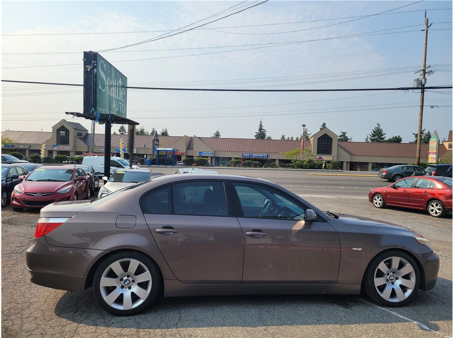 2004 BMW 5 Series Series 530i Sedan 4D