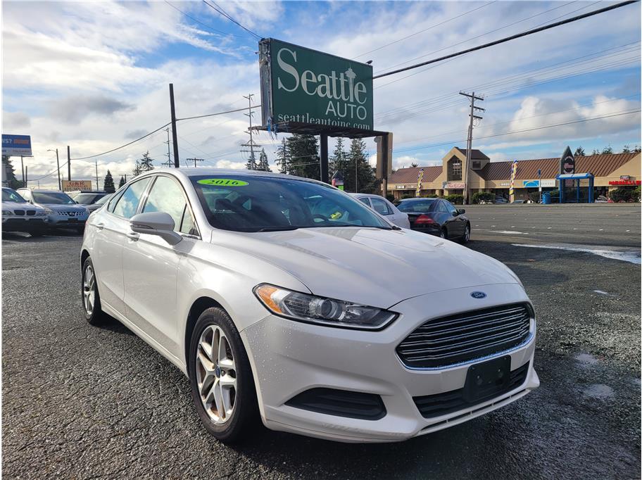 2016 Ford Fusion SE Sedan 4D