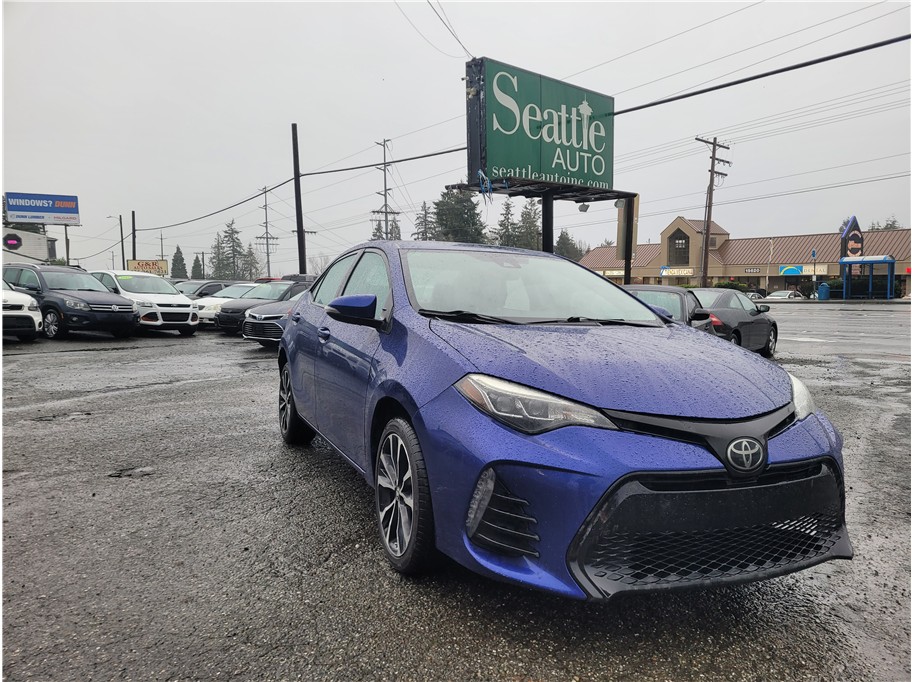 2017 Toyota Corolla SE Sedan 4D
