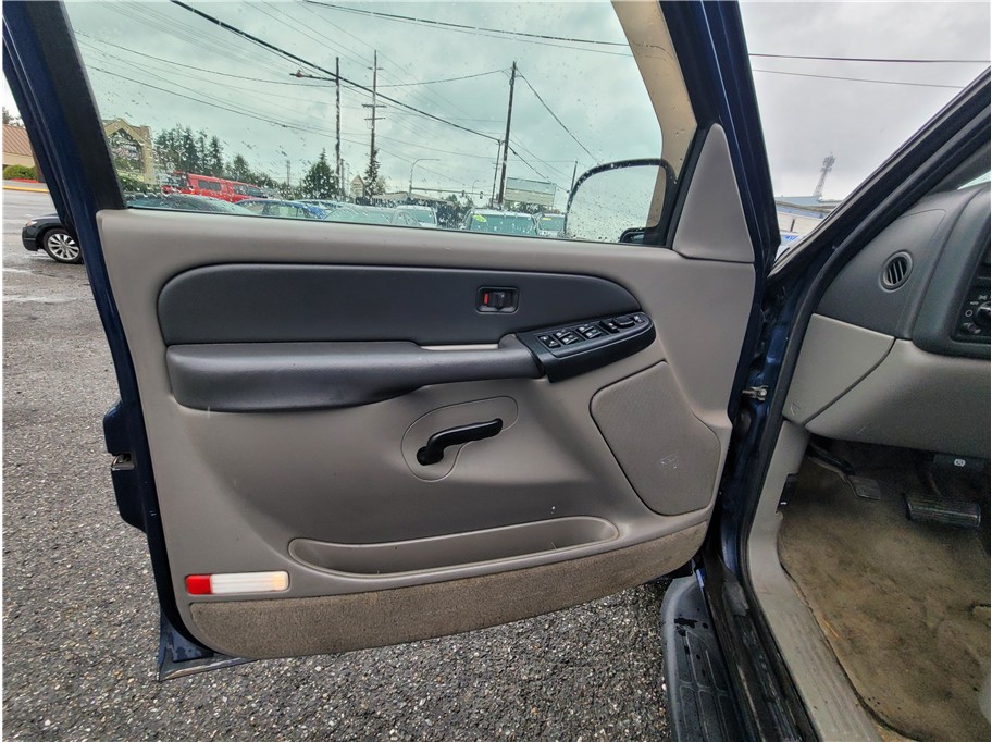 2003 Chevrolet Suburban 1500 LS Sport Utility 4D