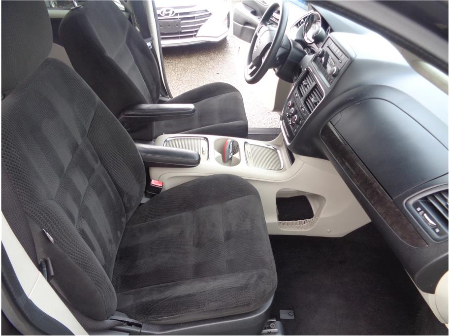 2016 Dodge Grand Caravan Passenger SXT Minivan 4D