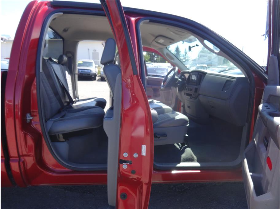 2008 Dodge Ram 1500 Quad Cab ST Pickup 4D 6 1/4 ft