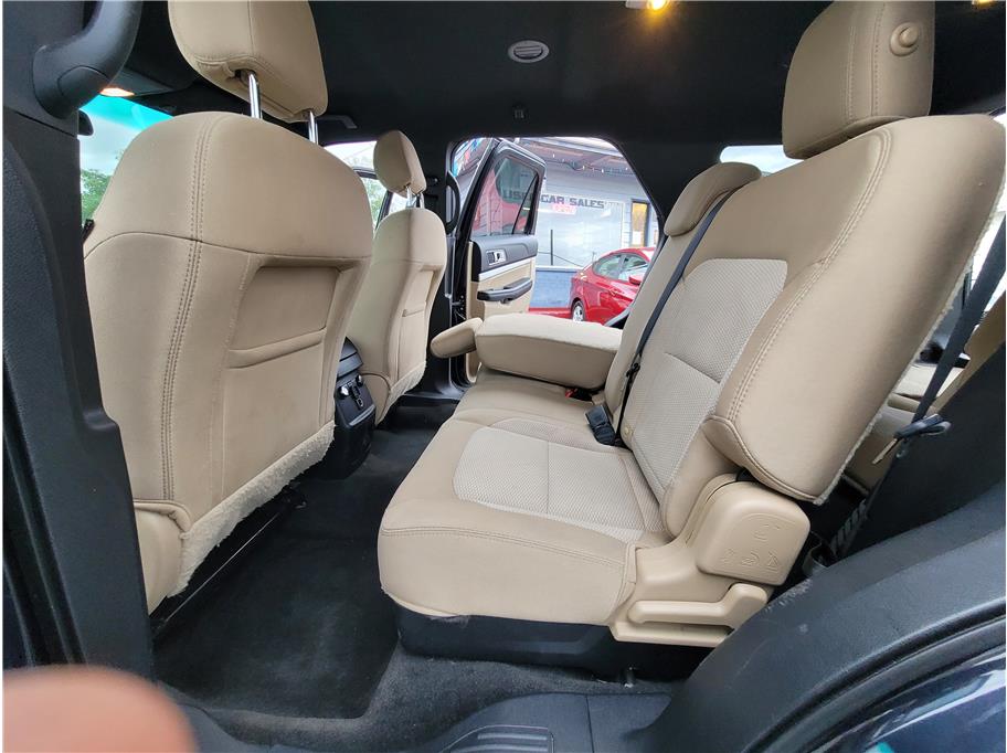 2017 Ford Explorer XLT Sport Utility 4D