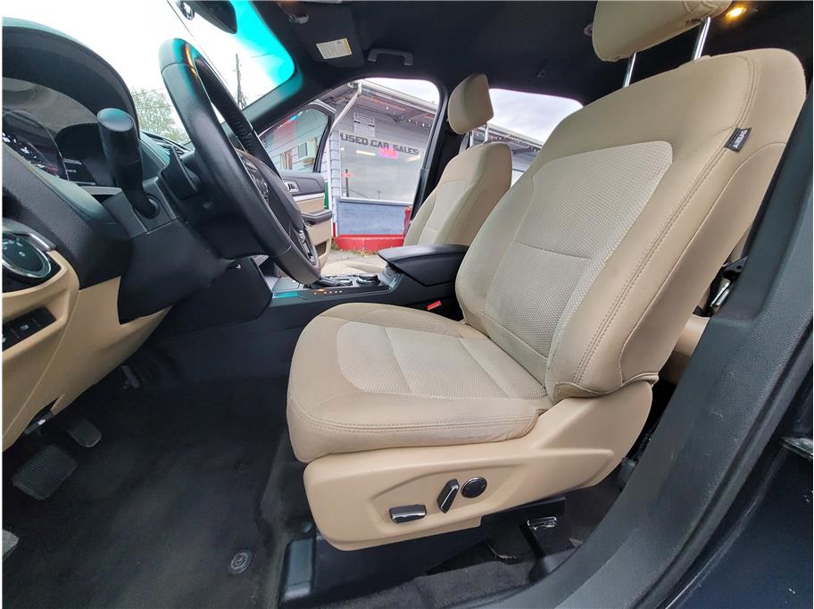 2017 Ford Explorer XLT Sport Utility 4D