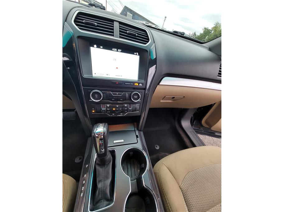 2017 Ford Explorer XLT Sport Utility 4D