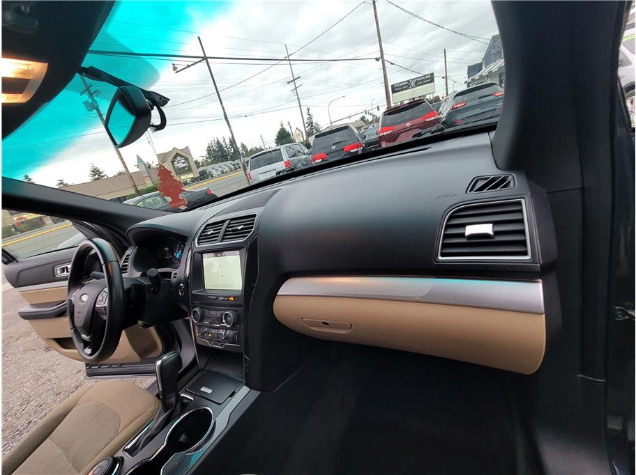 2017 Ford Explorer XLT Sport Utility 4D