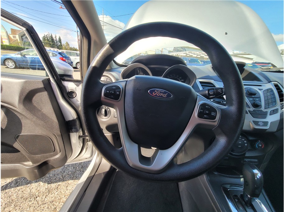 2012 Ford Fiesta SE Hatchback 4D