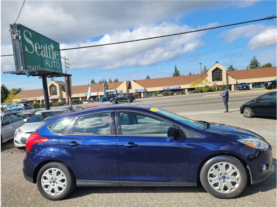 2012 Ford Focus SE Hatchback 4D