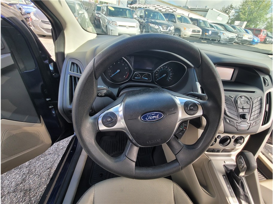 2012 Ford Focus SE Hatchback 4D