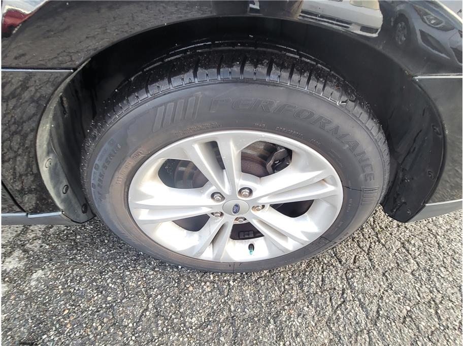 2016 Ford Taurus SEL Sedan 4D