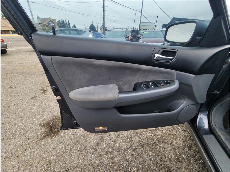 2005 Honda Accord LX Sedan 4D