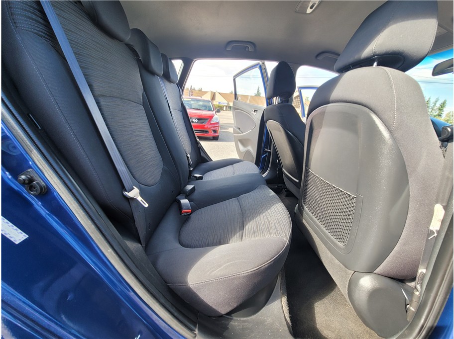 2016 Hyundai Accent SE Hatchback 4D