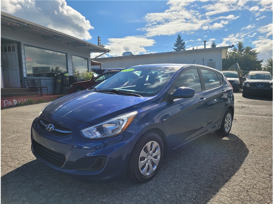 2016 Hyundai Accent SE Hatchback 4D