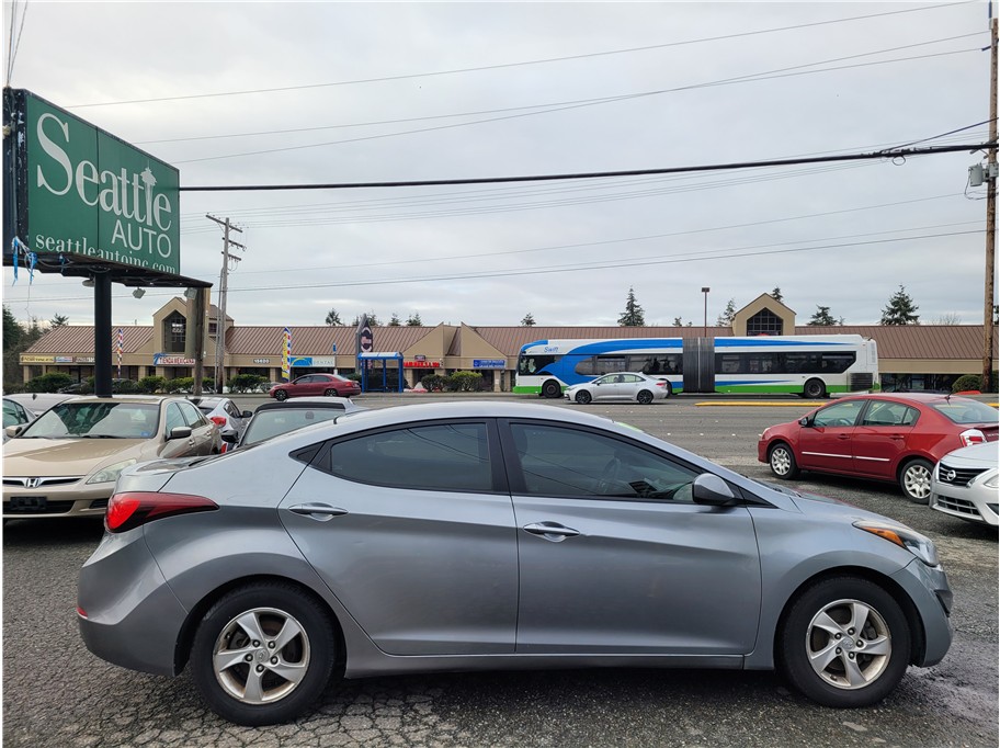 2015 Hyundai Elantra SE Sedan 4D