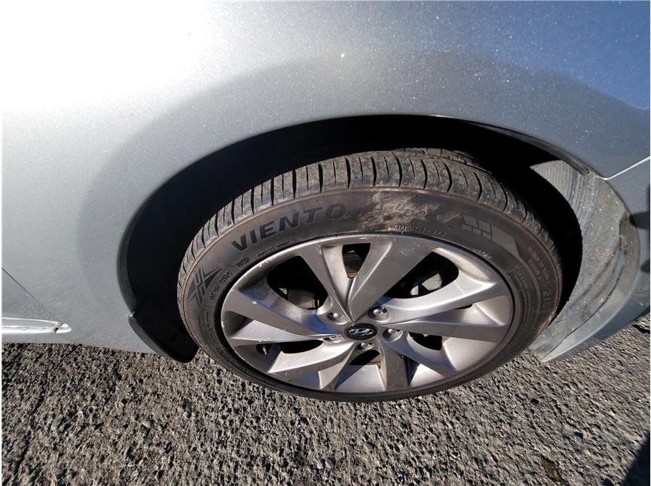 2016 Hyundai Veloster Coupe 3D