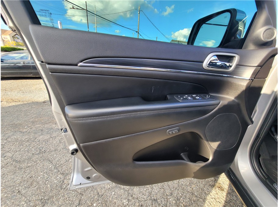 2020 Jeep Grand Cherokee Cherokee Limited Sport Utility 4D