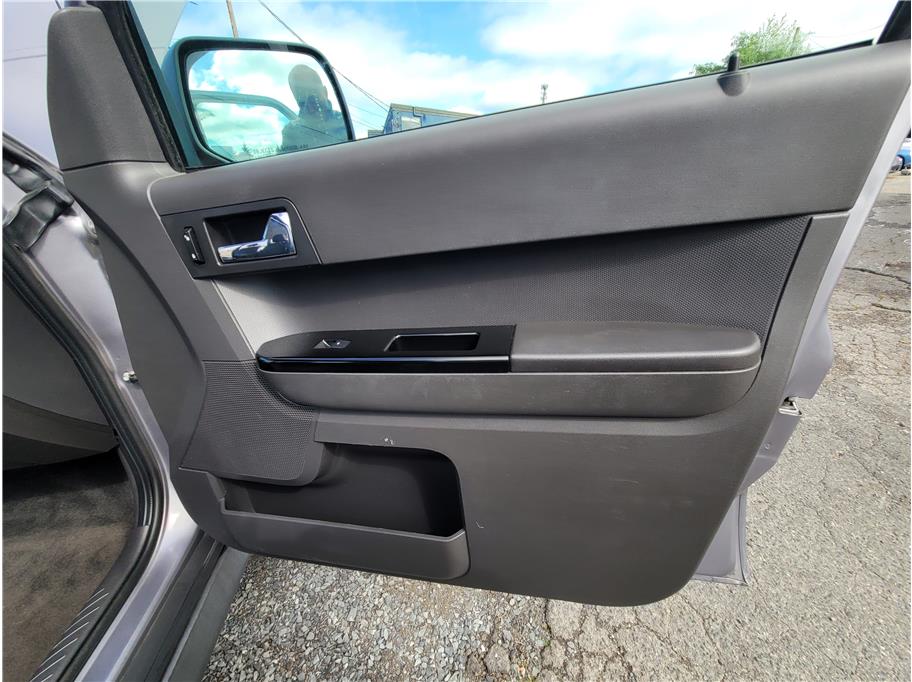 2008 Mazda Tribute i Sport Utility 4D