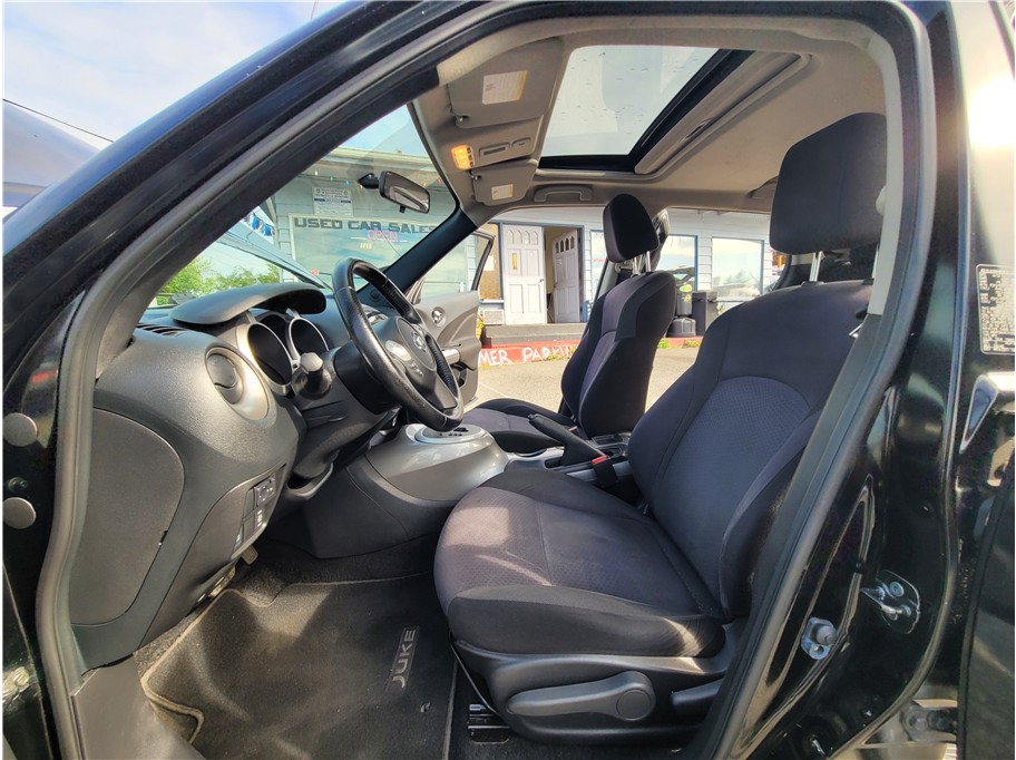 2012 Nissan JUKE SV Sport Utility 4D