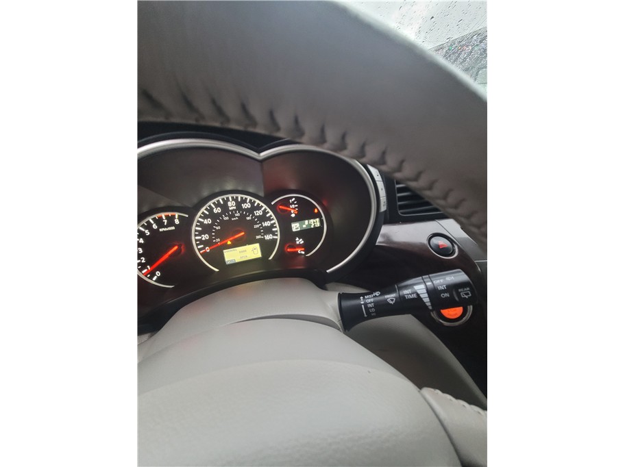 2016 Nissan Quest SV Minivan 4D