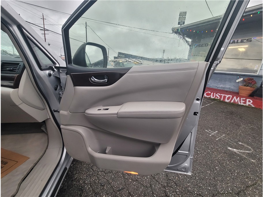 2016 Nissan Quest SV Minivan 4D