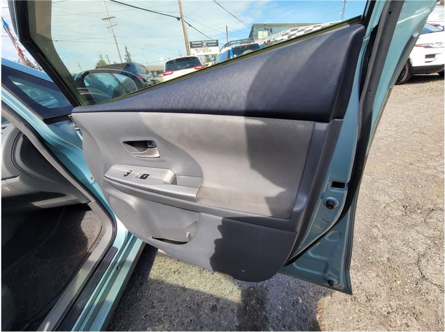 2013 Toyota Prius v Two Wagon 4D