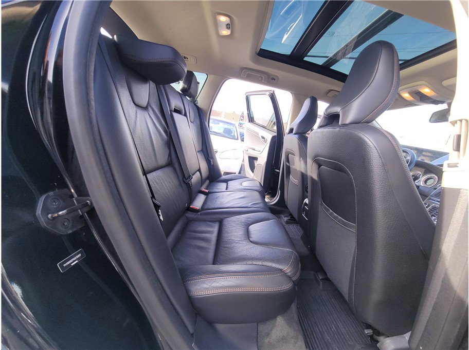 2013 Volvo XC60 T6 Sport Utility 4D