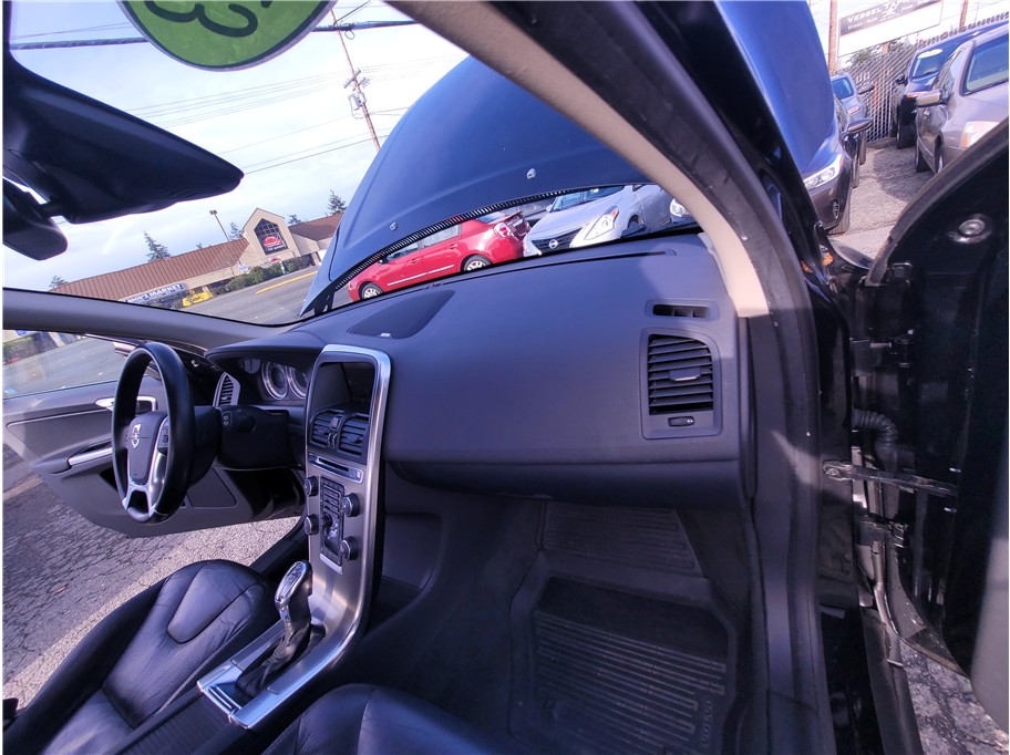 2013 Volvo XC60 T6 Sport Utility 4D