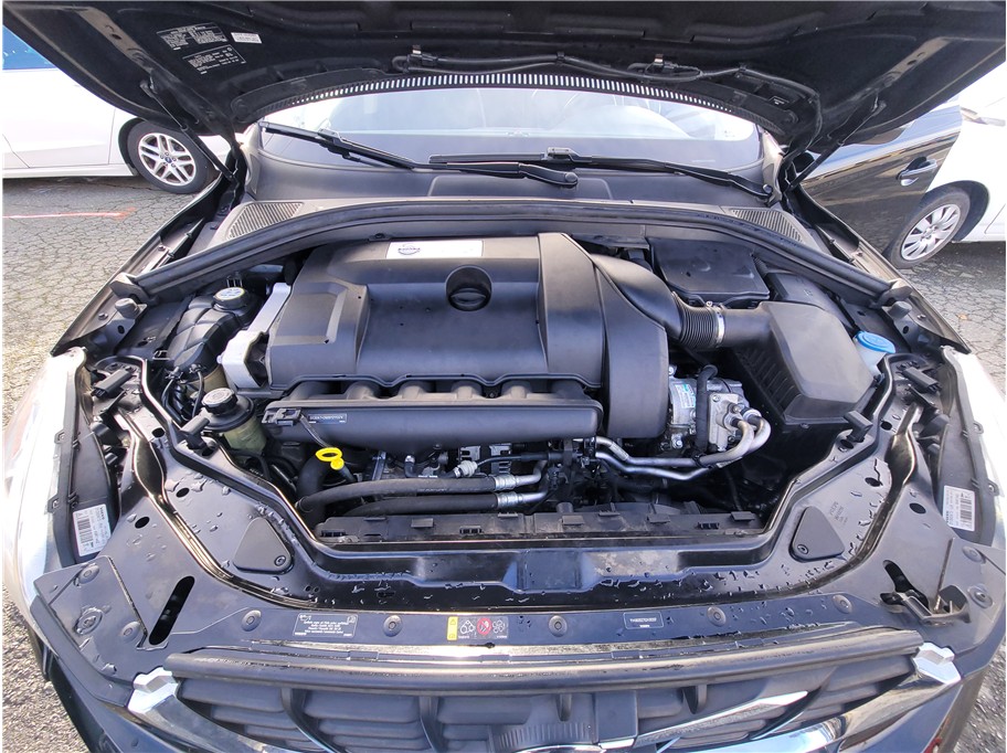 2013 Volvo XC60 T6 Sport Utility 4D