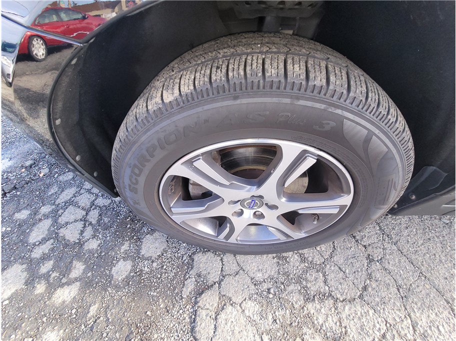 2013 Volvo XC60 T6 Sport Utility 4D